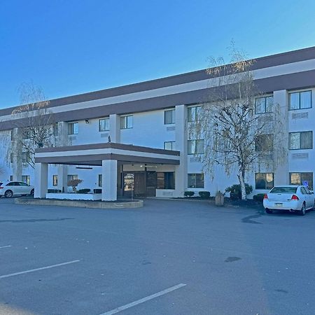 Quality Inn Arena Wilkes-Barre Exterior foto